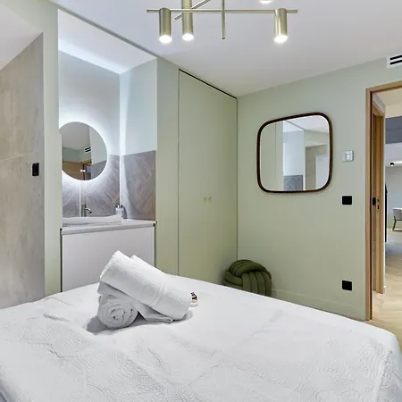 Grand Duplex - Arc De Triomphe Apartment *